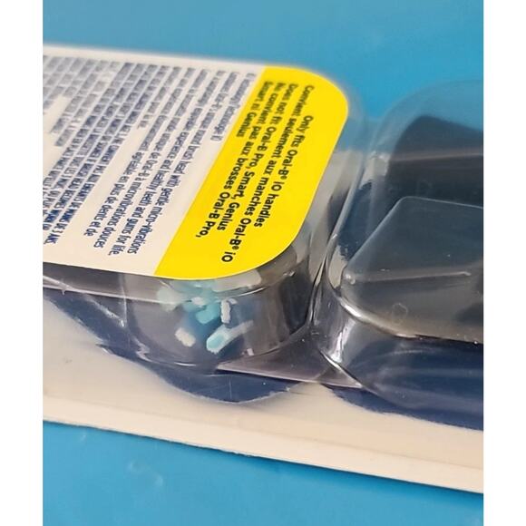 Oral-B iO Ultimate Clean Replacement Brush Head - Black (3 Pack) - Picture 9 of 10